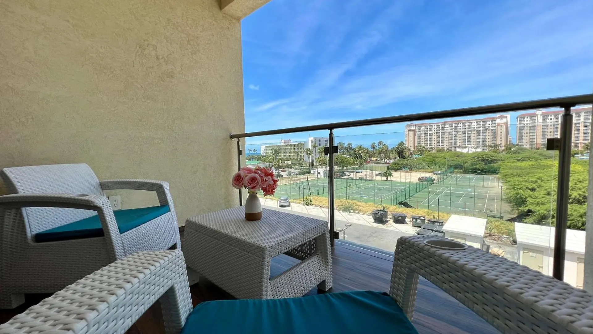 ***** Aparthotel The Cove - Condo Hotel - Palm Beach Strip Aruba