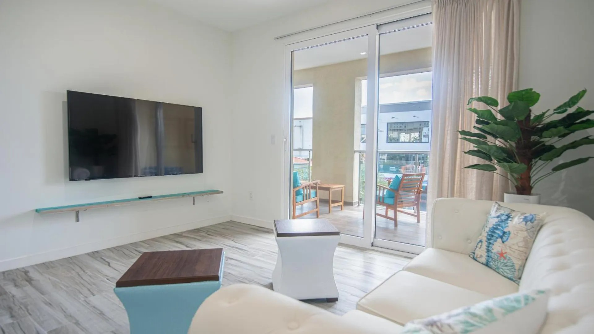 The Cove - Condo Hotel - Palm Beach Strip Aruba