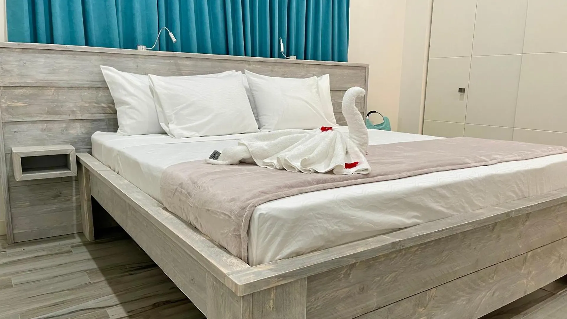 ***** Aparthotel The Cove - Condo Hotel - Palm Beach Strip Aruba