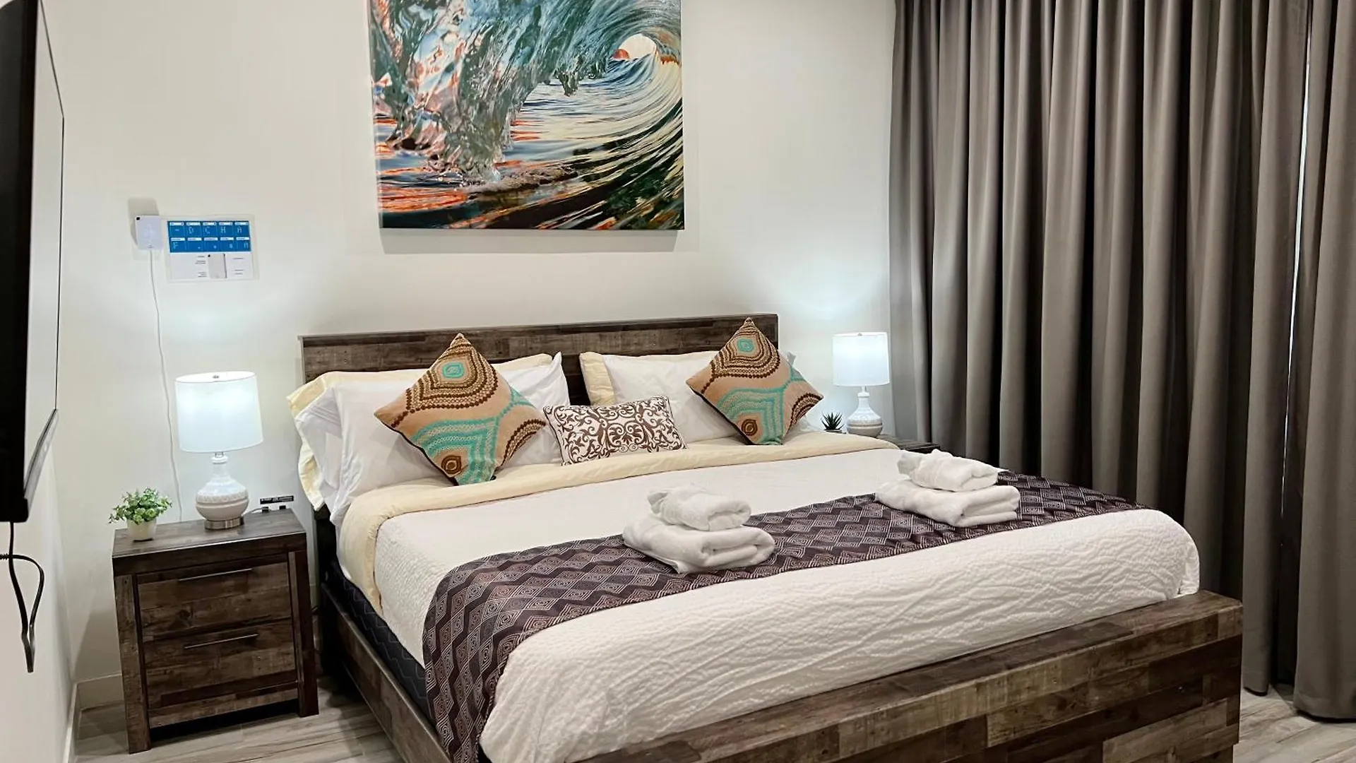 The Cove - Condo Hotel - Palm Beach Strip