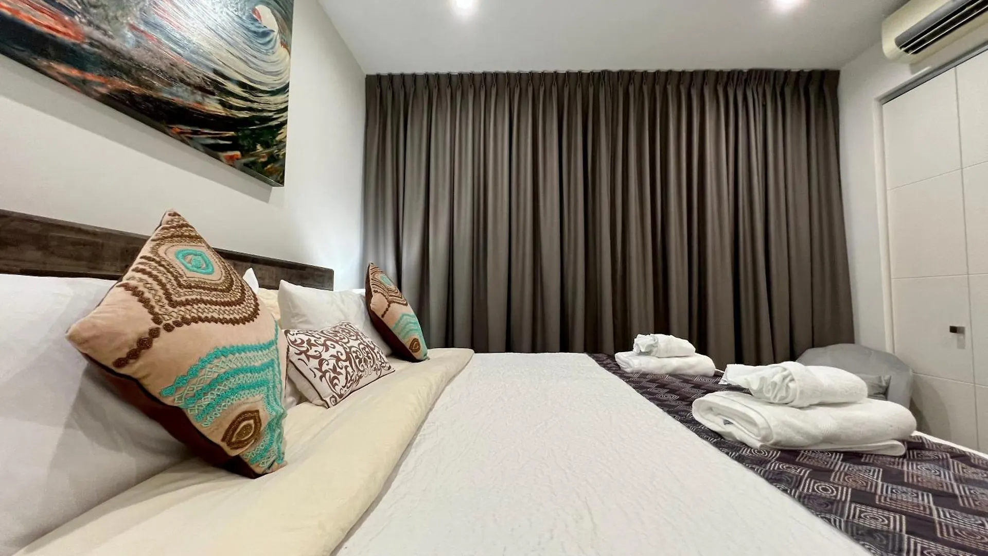 Aparthotel The Cove - Condo Hotel - Palm Beach Strip